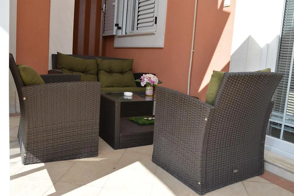 Apartments And Rooms Tino Trogir